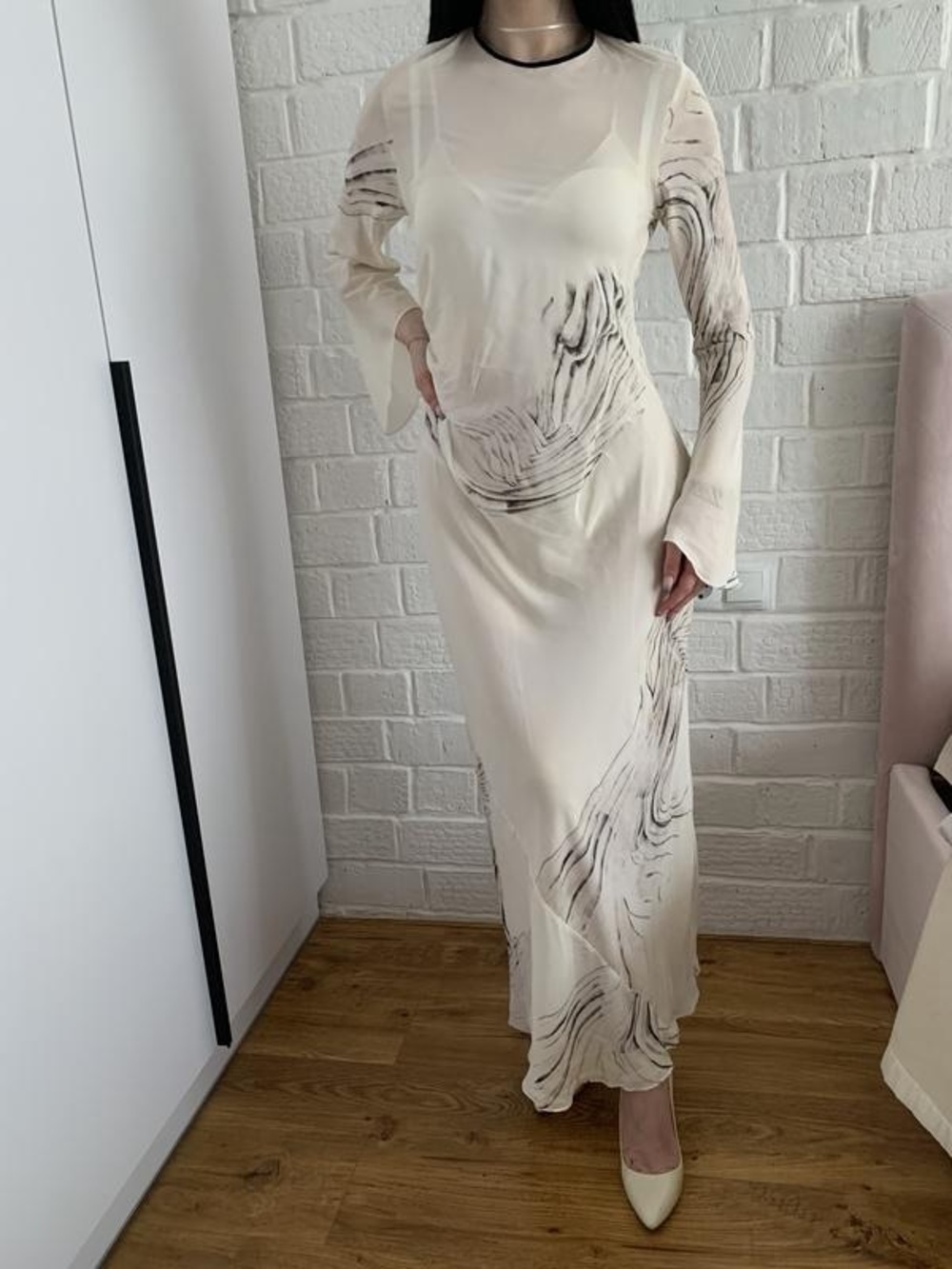 Zara Cream Long-Sleeve Abstract Print Maxi Dress with Black Trim - Picture 5 of 13